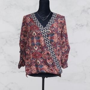 Skylar & Jade medium pullover women's blouse